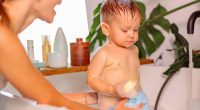 Sabonete para Bebê tomando banho